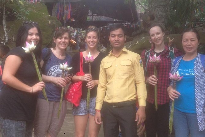 Angkor wat and Small group temples Full day tours - Bayon Temple and its many stone faces