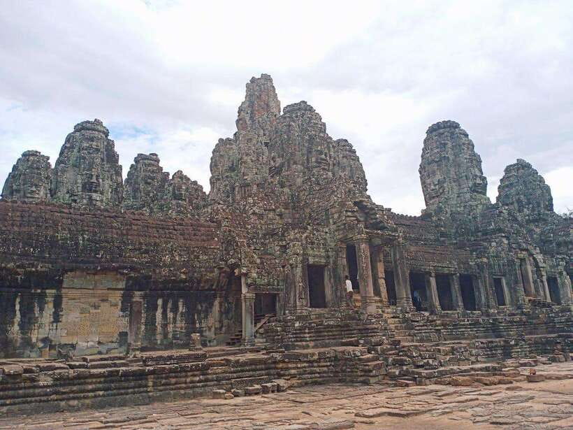 Angkor Wat, Angkor Thom, and Ta Prohm Day Trip with Sunset - Phnom Bakheng sunset, beautiful but time-sensitive