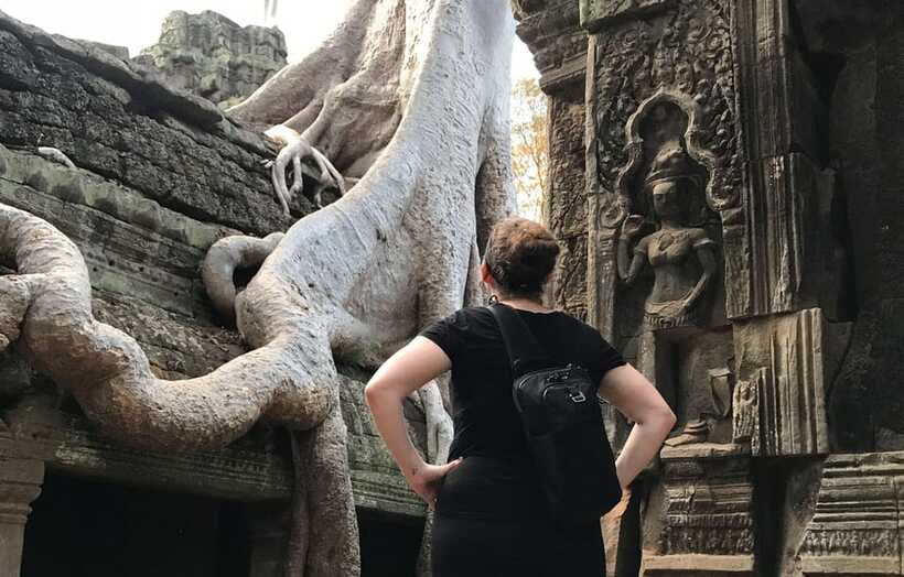 Angkor Wat by Vintage Jeep – Private Tour (Optional Sunrise) - Lunch in the shade, with the bill separate