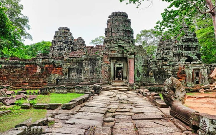 Angkor Wat: Full-Day Guided Sunset Tour - Lunch at a local restaurant, with the bill separate