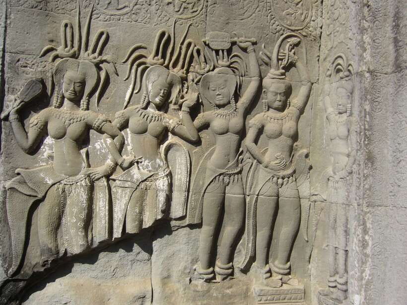 Angkor Wat Full-Day Private Tour with Sunrise - Angkor Wat gives you scale before detail