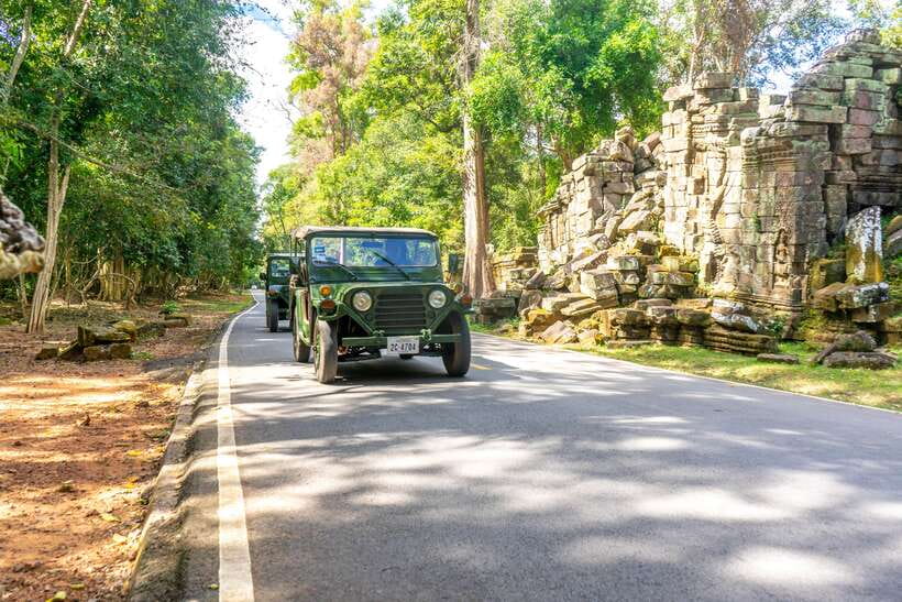 Angkor Wat: Guided Jeep Tour Inclusive lunch at local house - Clothing, comfort, and the day’s limits