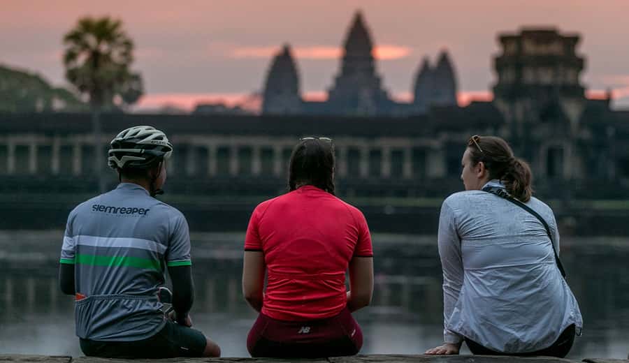 Angkor Wat: Guided Sunrise Bike Tour w/ Breakfast and Lunch - Why a bicycle changes your Angkor morning
