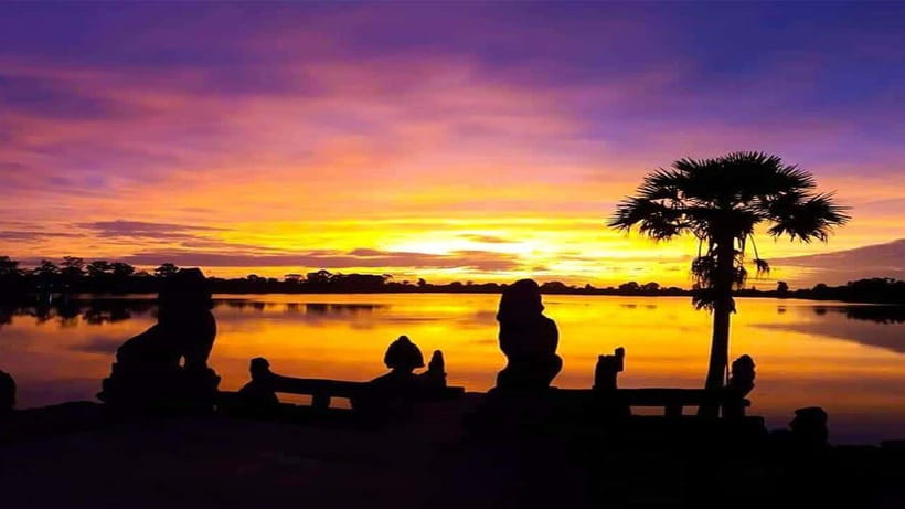 Angkor Wat Guided Sunrise Tour - Angkor Thom and the South Gate faces