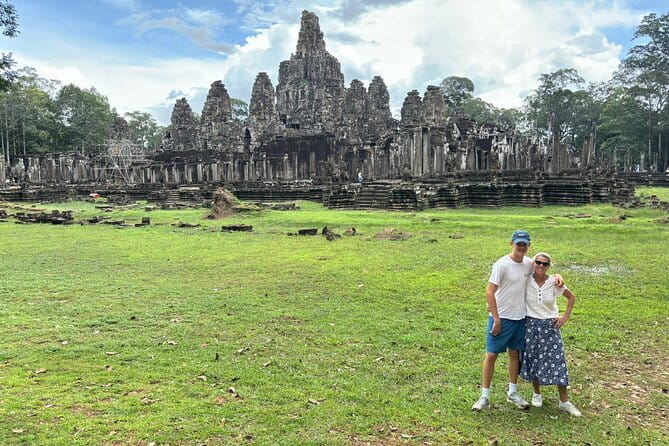 Angkor Wat Guided Tour - Sunrise at Angkor Wat sets the tone