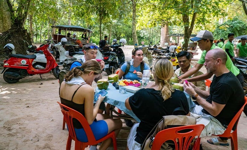 Angkor Wat: Guided Vespa Tour / Tuk Tuk or Car - Who should book this experience?