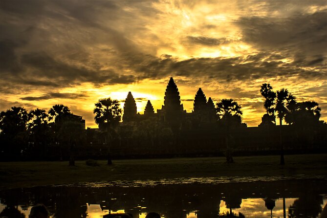 Angkor Wat Highlights and Sunrise Guided Tour from Siem Reap - Breakfast at Srah Srang, with one important catch