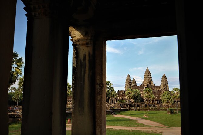 Angkor Wat Highlights and Sunrise Guided Tour from Siem Reap - Bayon’s giant stone faces