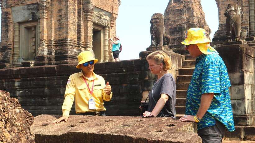 Angkor Wat: Highlights and Sunrise with Spanish Guide - Angkor Wat before dawn
