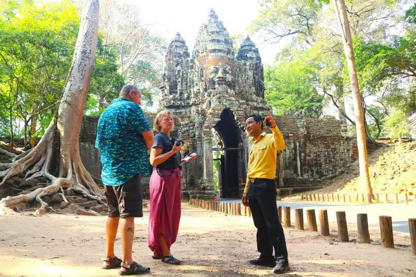 Angkor Wat: Highlights and Sunrise with Spanish Guide - Who will enjoy this Spanish guided tour