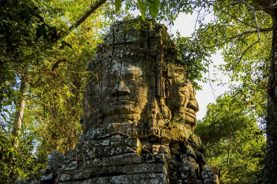 Angkor Wat in a vintage Jeep with driver - jeep rental - Extra Temples on the Small Circuit