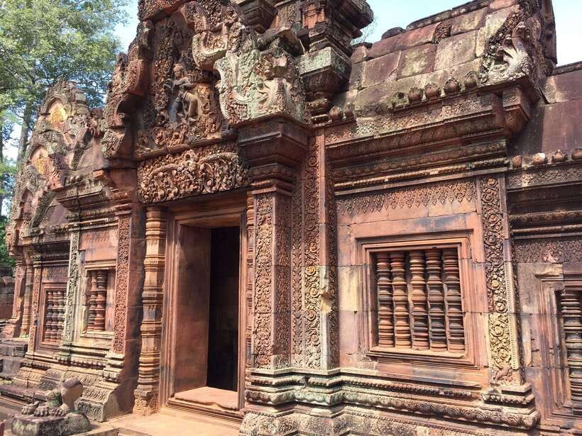Angkor Wat, Small Circuit Private Tour with Banteay Srei - Angkor Thom and the faces of Bayon