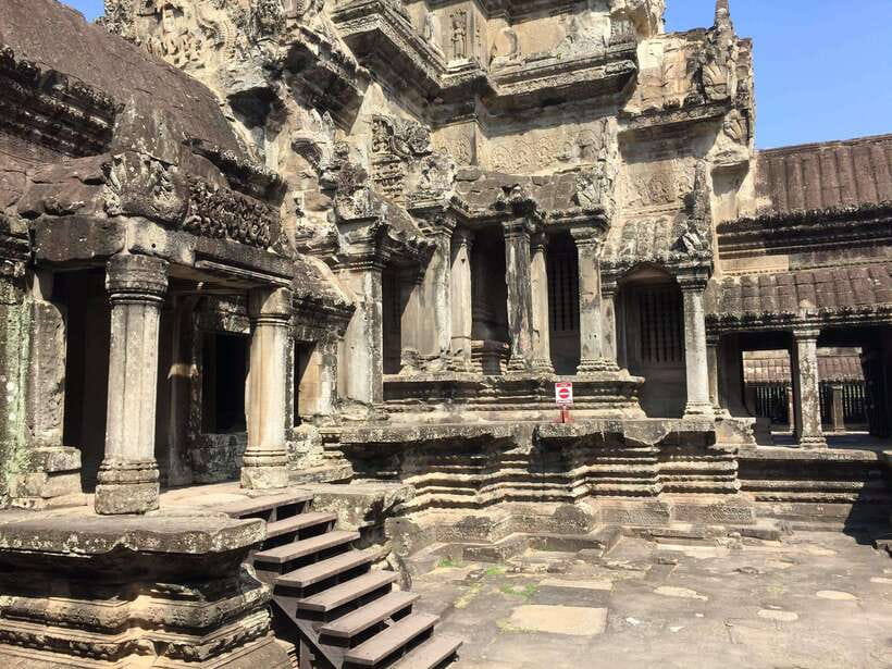 Angkor Wat, Small Circuit Private Tour with Banteay Srei - Lunch is a practical pause, not an included meal