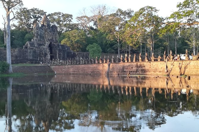 Angkor Wat Small Circuit Tour - Four Angkor temples in one carefully chosen day
