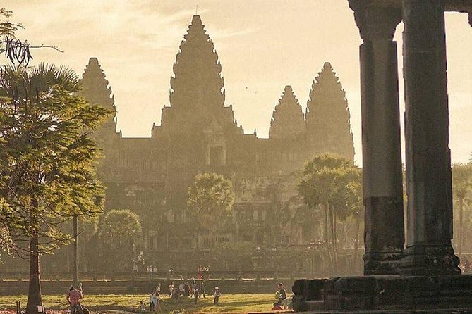 Angkor Wat Small-Group Sunrise Tour from Siem Reap - The pace, the waiting, and the sunrise gamble