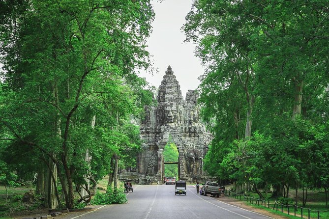 Angkor Wat Small-Group Sunrise Tour from Siem Reap - What to wear and carry