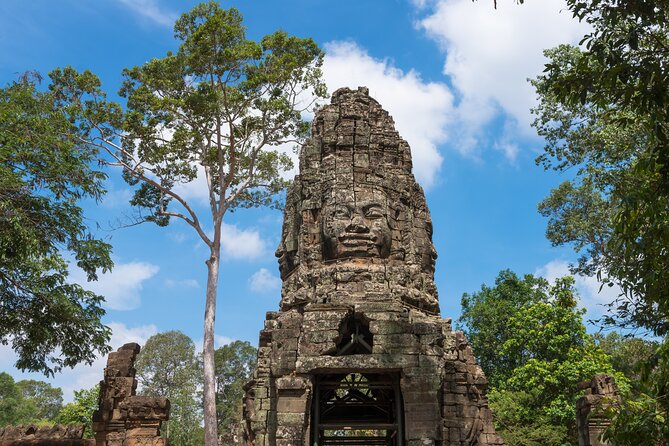 Angkor Wat Small Group Tour Inclusive lunch - What the guide adds to the experience