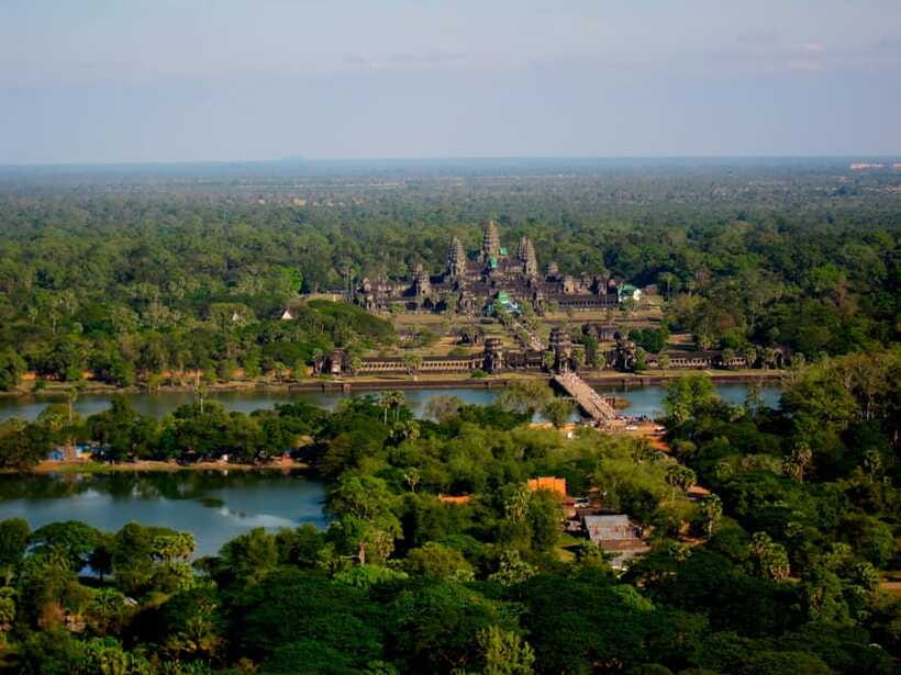 Angkor Wat: Small-Group Tour with Balloon Ride and Lunch - The tethered balloon ride at 200 meters