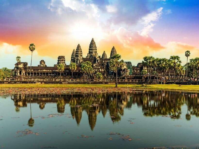 Angkor Wat Small Tour With Private Tuk Tuk - Starting at the temple pass office