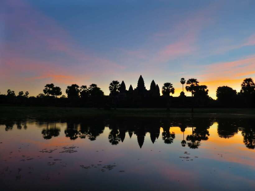 Angkor Wat: Sunrise 2.5 Days Temples & Tonle Sap-Small Group - Day two: Angkor Wat before dawn