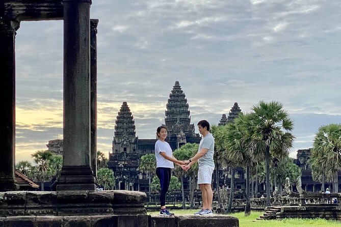 Angkor Wat Sunrise & 3 Main Temples with Breakfast – Small Group - Breakfast at Srah Srang, a useful pause