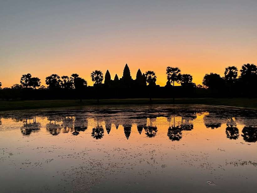 Angkor Wat Sunrise, Banteay Srei, Bayon & Ta Prohm Temple - A sunrise start at Angkor Wat