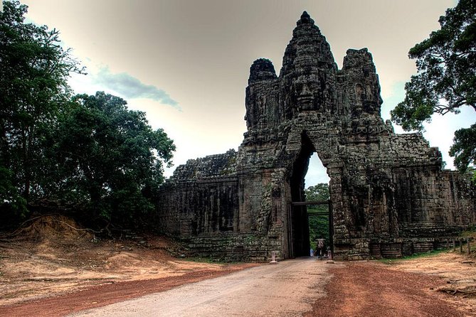 Angkor Wat Sunrise Guided Join-In Tour/Private Tour - Angkor Wat before breakfast
