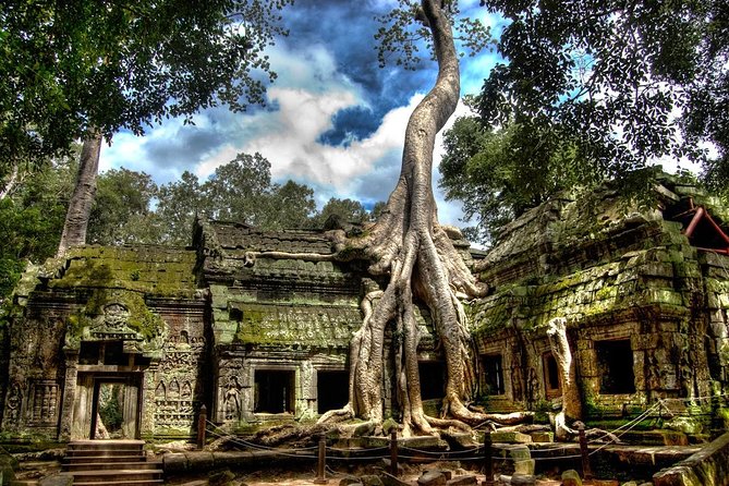 Angkor Wat: Sunrise or Sunset Tours with Tuk Tuk - Angkor Thom South Gate: a short stop with a huge sense of scale