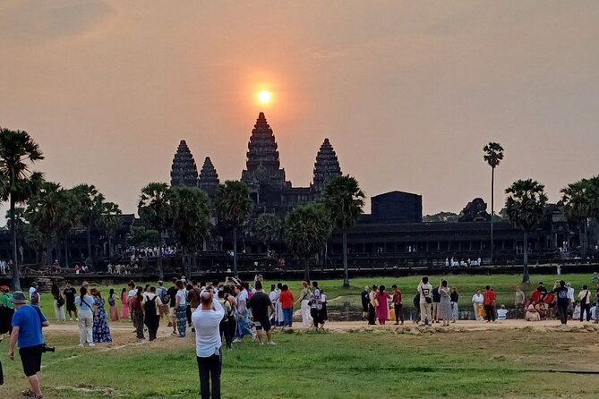 Angkor Wat Sunrise Tour - Three hours inside Angkor Wat