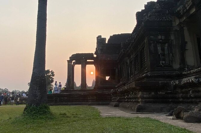 Angkor Wat Sunrise Tour & Archaeological Park Exploration - Two hours inside Angkor Wat