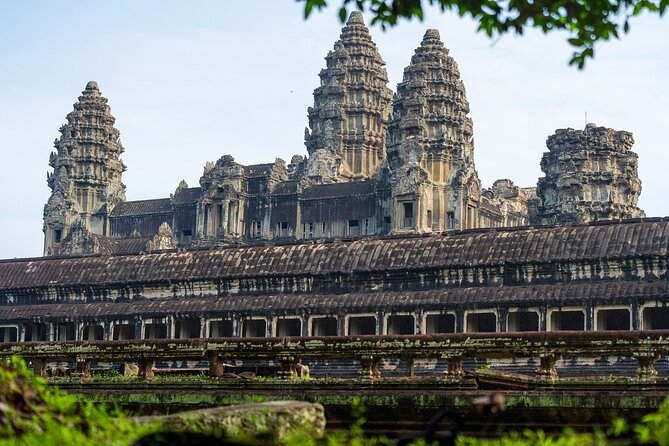 Angkor Wat Sunrise Tour - Bayon and Angkor Thom: smiling faces in stone