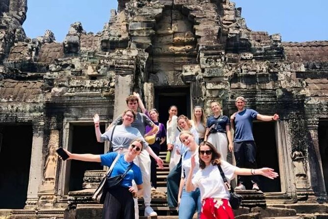 Angkor Wat Sunset Small Group Tour with Lunch Included - The guides are a major part of the value