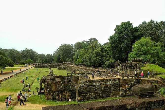 Angkor Wat Sunset TUK TUK Tour - Angkor Thom, two hours of gates, faces, and royal monuments