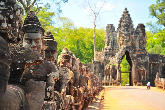 Angkor Wat Temples & Kulen Elephant Forest Day Tour - Lunch before the Kulen Elephant Forest