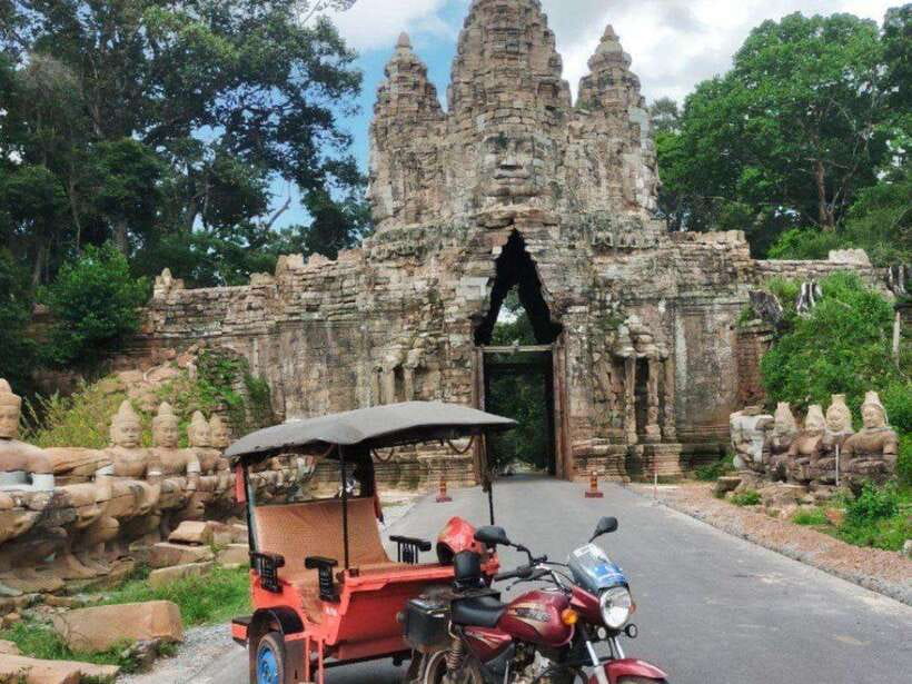 Angkor Wat Tour by Tuk-Tuk with English Speaking Driver - Pre Rup and the choice of sunset