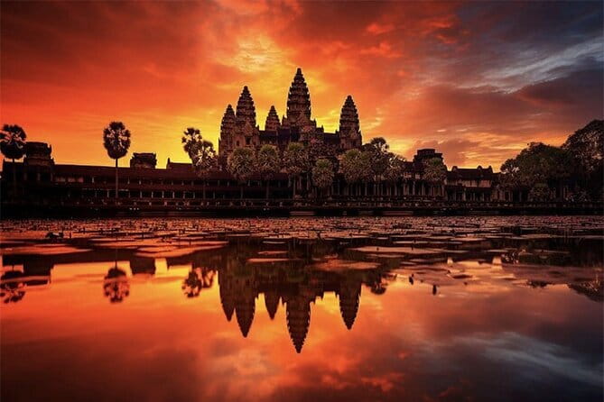 Angkor Wat Tour Deutsch | Private Führung - Angkor Thom: walls, gates, and a city-sized complex