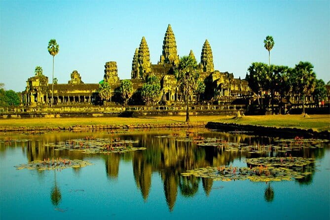 Angkor Wat Tour deutsch - Sonnenaufgang | Private Führung - Angkor Wat after the first light