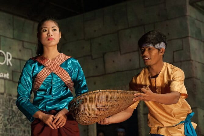 Apsara Dancing Show with Buffet Dinner Free Hotel Pick up - The 6:30 pm pickup sets the evening in motion
