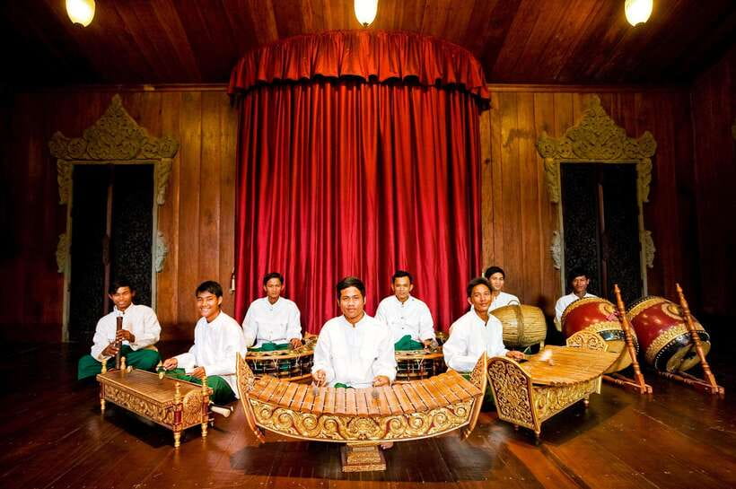 Apsara Performance include Dinner & hotel pick up - The tuk-tuk ride from your Siem Reap hotel
