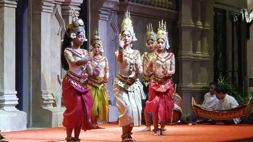 Apsara Performance Including Buffet Dinner & Hotel Pick up - The tuk-tuk pickup from your Siem Reap hotel