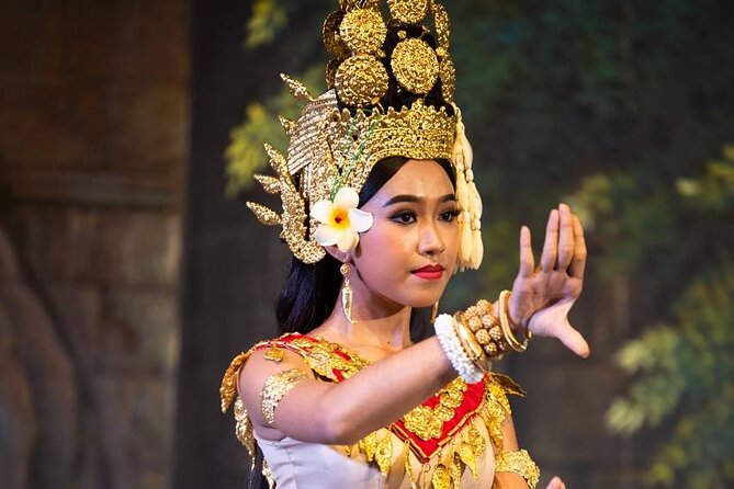 Apsara Theatre Performance include Dinner & hotel pick up - The role of Sokkhen and Piseth