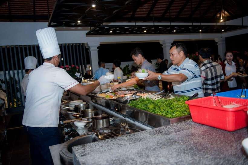Apsara Traditional Dances & Local Buffet with Tuk-Tuk Ride - FAQ