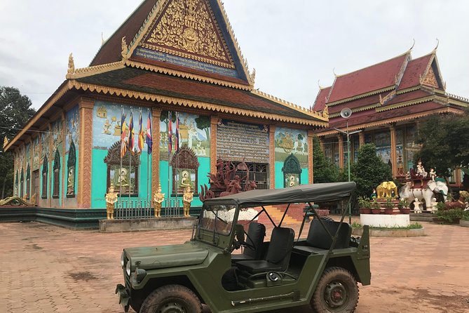 Authentic Cambodian Countryside Jeep Experience - Rice fields, gardens, and ducks on the road