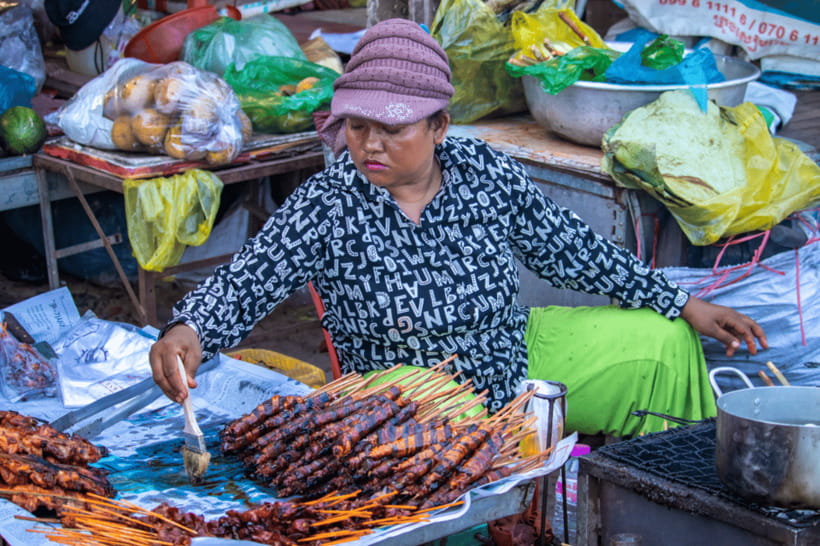 Authentic Siem Reap: Tuk Tuk Countryside and Sunset Tour - The guide can make the difference