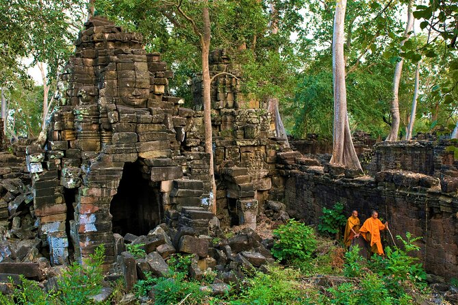 Banteay Chhmar Temple & Silk Farm Private Day Trip from Siem Reap - Five hours among carved galleries and fallen stone