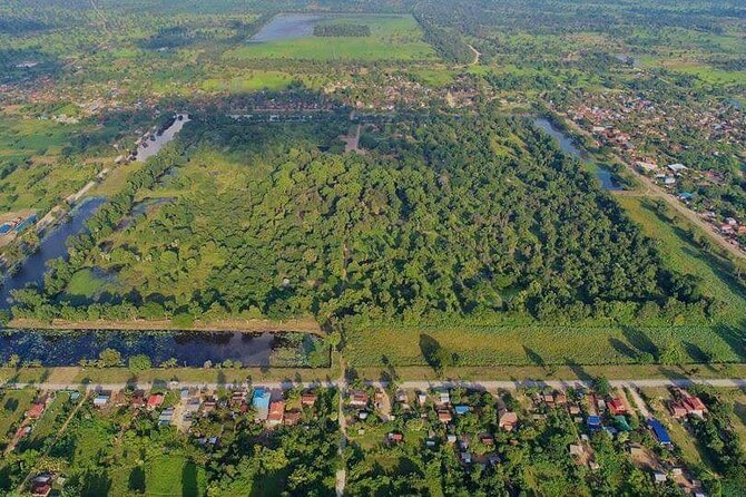 Banteay Chhmar Temple & Silk Farm Private Day Trip from Siem Reap - Silk, silkworms, and a practical look at craft