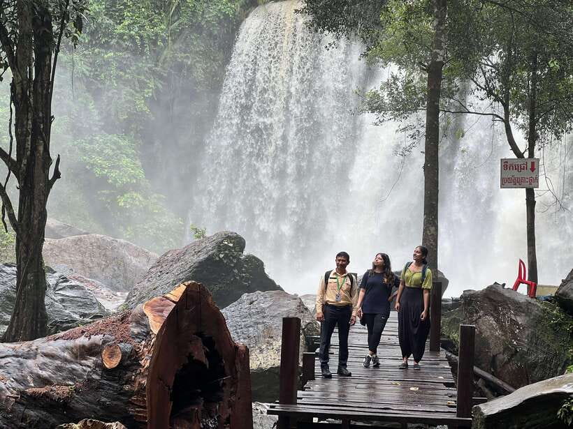 Banteay Srei, Beng Mealea and Kulen Mountain with Picnic - The long road to Beng Mealea