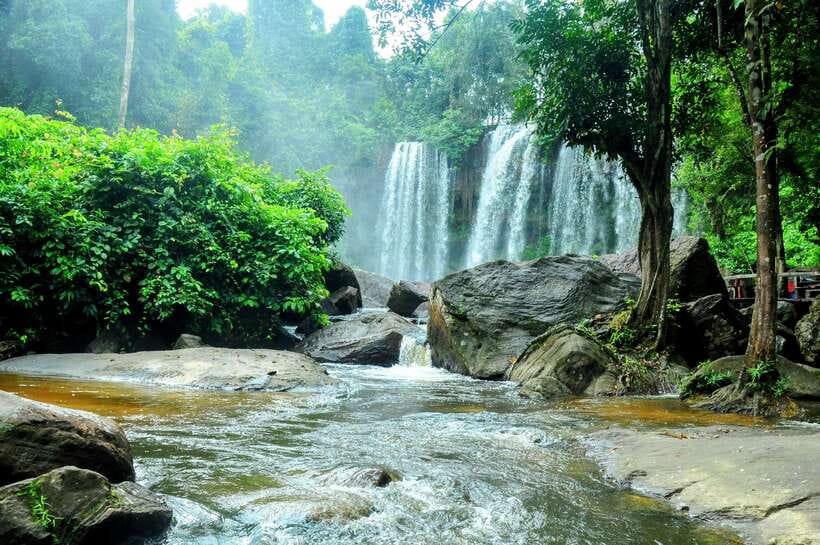 Banteay Srei, Kulen Waterfall & Beng Mealea Small-Group Tour - Banteay Srei and the art of small detail