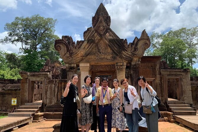 Banteay Srei Temple and Kompong Phluk Village Private Tour - Key points at a glance