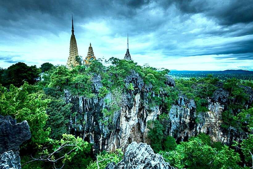 Battambang: Bamboo Train, Bat Cave, Killing Cave by Tuk Tuk - Tuk-tuk roads through rural Cambodia